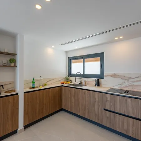 Luxury - Sunset Rooftop - Heated Pool - Outdoor Kitchen - Airconditioned 빌라